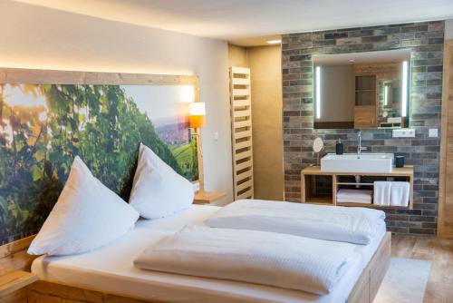 Gasthaus Winzerstube & Hotel 134m von Rödelsee entfernt