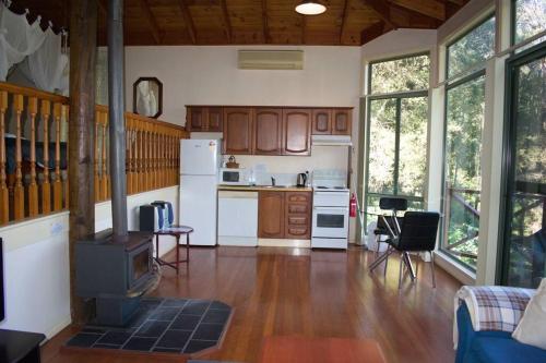 Konyha, Karinya "Peaceful Home" in Bandon Grove