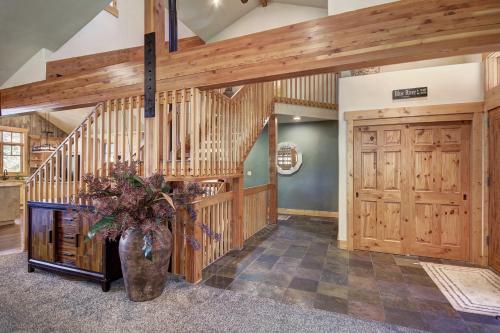Whispering Pines Retreat Townhouse - image 6