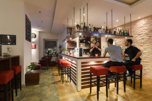 Hotel Central - image 8