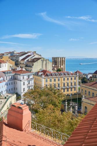 Charming apartment Castelo. Amazing Lisbon View, Lisabon