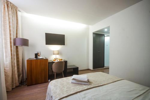 Hotel Nina - image 2