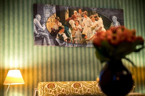 Privilege King Room image 2