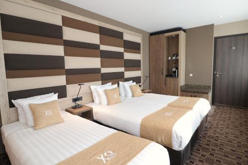 XO Hotels Blue Tower - main image