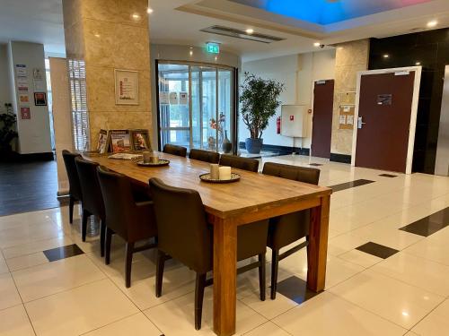 XO Hotels Blue Tower - image 11