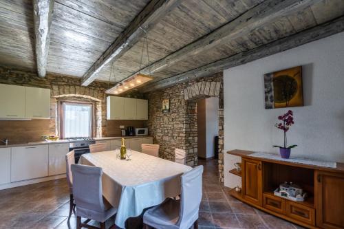 virtuve, House Gracijela, village Bulići (House Gracijela, village Bulici) in Sajini