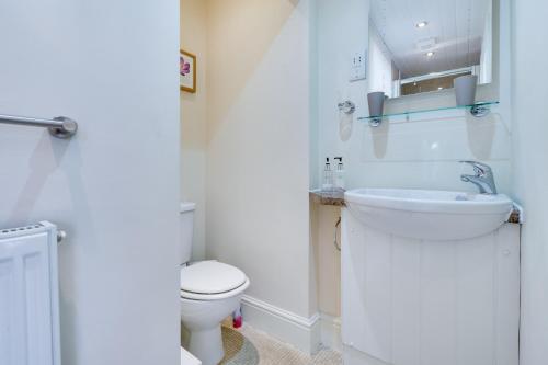 Ferndene Guest House - image 2