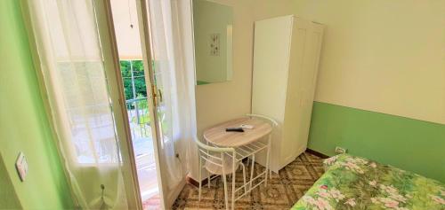 Double Room with Private Bathroom image 5