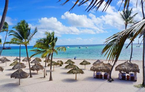 BAVARO BEACH HOMES with WIFI KITCHEN PARKING BBQ