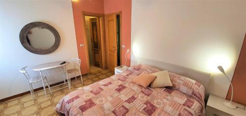 Double Room with Private Bathroom image 7