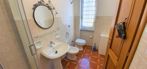 Double Room with Private Bathroom image 4
