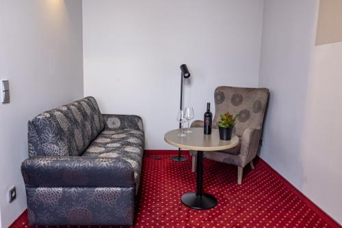 Hotel KonradP Holzkirchen - image 7