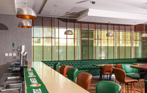 Bar/lounge, Holiday Inn Express Dubai, Jumeirah By IHG near Slab - La Mer