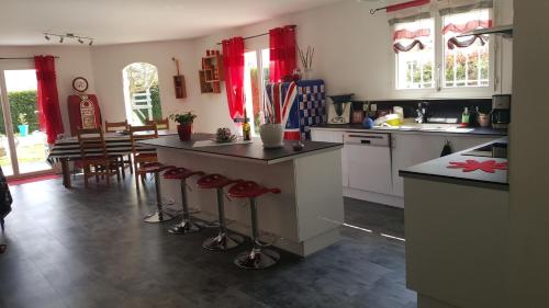 Maison avec piscine gîte à louer Brach