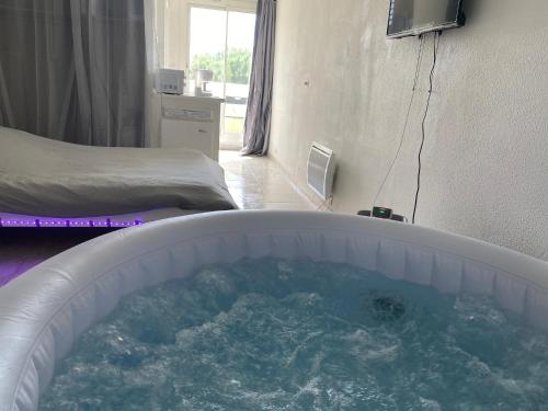 Grand appartement dote d'une terasse avec magnifique vue in La Chamberte