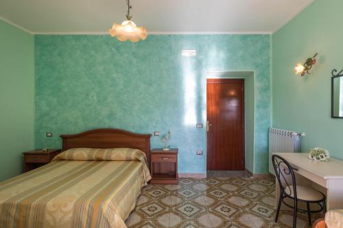 1 king bed, 1 twin bed, 1 sofa bed
