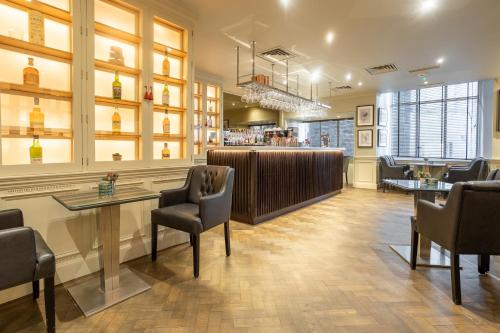 Highly-rated bar