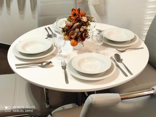 Apartments Drpic in กาบอนยิน