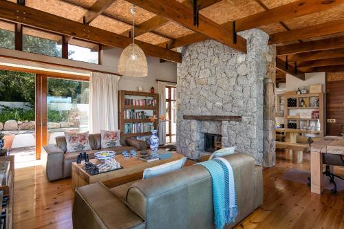 Kinghorns Gardens near Silvermine Nature Reserve