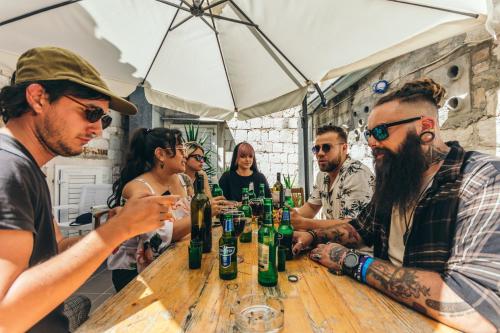 Booze & Snooze Social Hostel – Split, MD