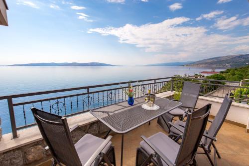 Two-Bedroom Apartment with Balcony and Sea View