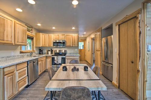 Packwood A-Frame with Hot Tub By Mt Rainier! - image 3