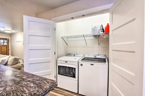 Chic Bend Condo Less Than 300 Feet to Midtown Yacht Club! - image 7