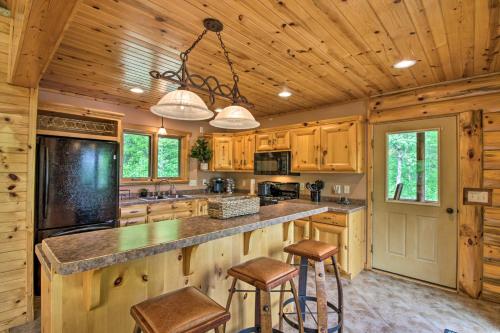 Stunning Crosslake Cabin with Deck and Lake Views! in Cross Lake, USA