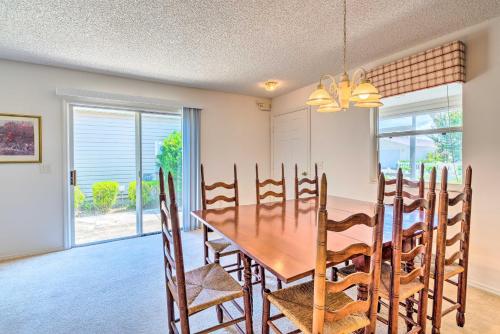 Sunny Home in The Villages with Lanai and Pool Access! in The Villages, USA