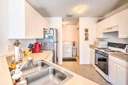 Sunny Home in The Villages with Lanai and Pool Access! in The Villages, USA