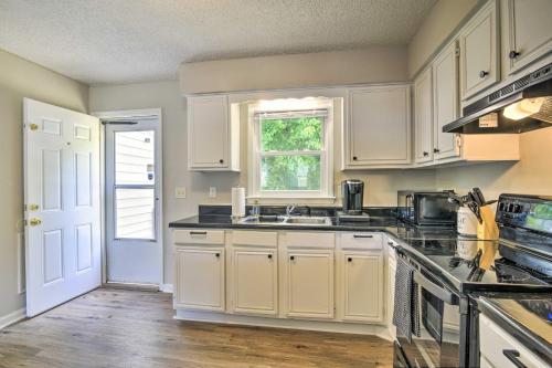 Pet-Friendly Home - 2 Mi to UNC Greensboro! - image 3