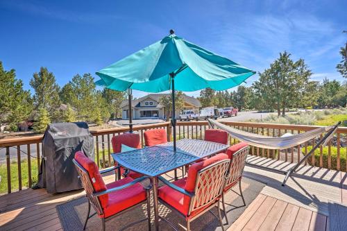 Pet-Friendly Redmond Townhome - Golf Course Access