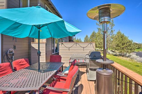 Pet-Friendly Redmond Townhome - Golf Course Access