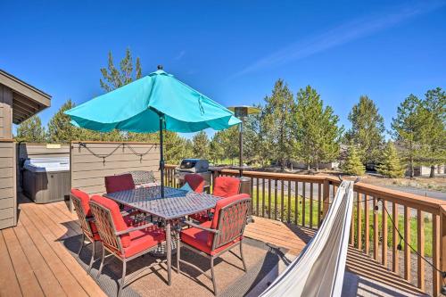 Pet-Friendly Townhome with Golf Course Access! - image 12