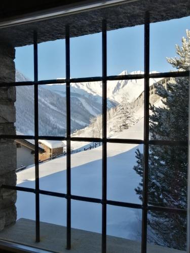 Suite with Mountain View