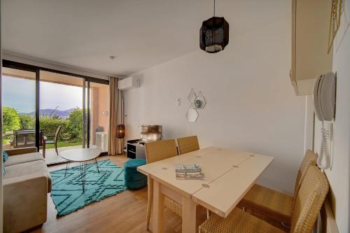 IMMOGROOM - 2 Rooms - Renovated - Pool - Air conditioning - Parking -