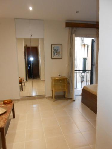 Elena's old Corfu town apartment