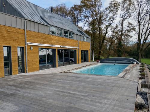 Villa moderne gîte à louer Berric