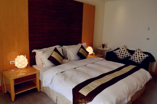 Deluxe Double Room with Balcony and Sea View image 2