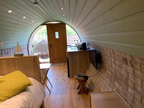 Brand new to Sheppey Hobbit style glamping pod - image 12