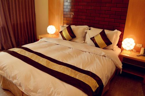 Deluxe Double Room with Balcony and Sea View image 7
