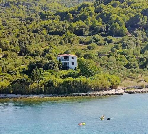  Apartment in Pašman with Seaview, Balcony, Air condition, WIFI (4663-3) in Pašman