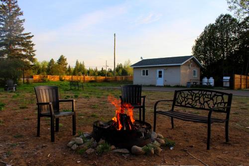 Four Seasons Algonquin Cabins in South Algonquin (ON)