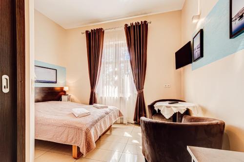Twin Room with Bath