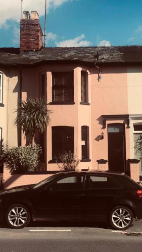 Suffolk pink house, Newmarket town centre - Accommodation - Newmarket