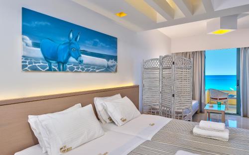 Palm Beach Hotel Apartments Room Type - Superior Room with Sea View