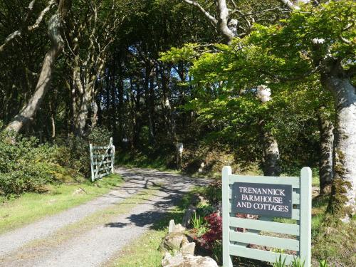 Little Leighs - image 9