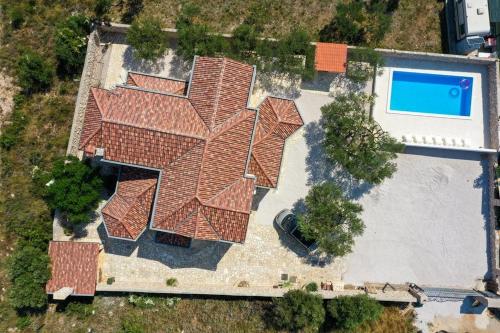 Four-Bedroom House image 5