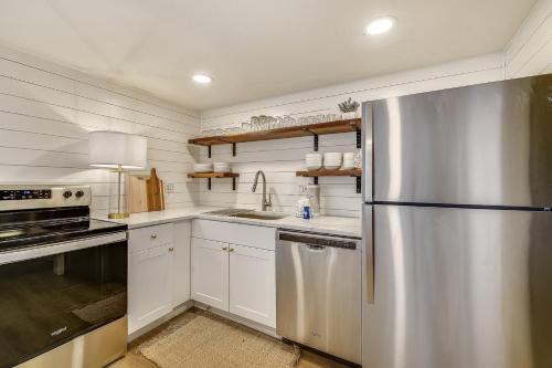 Pinnacle Port #A1-103 by Book That Condo - image 4