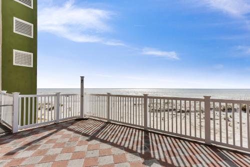 Pinnacle Port #A1-103 by Book That Condo